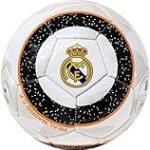 Ein Blick auf die Evolution des Real Madrid Wappens: Analyse und Vergleich der Trikots und mehr
